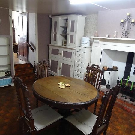 Charming French Cottage-Gite In The Heart Of Quiet Gorron Exteriör bild