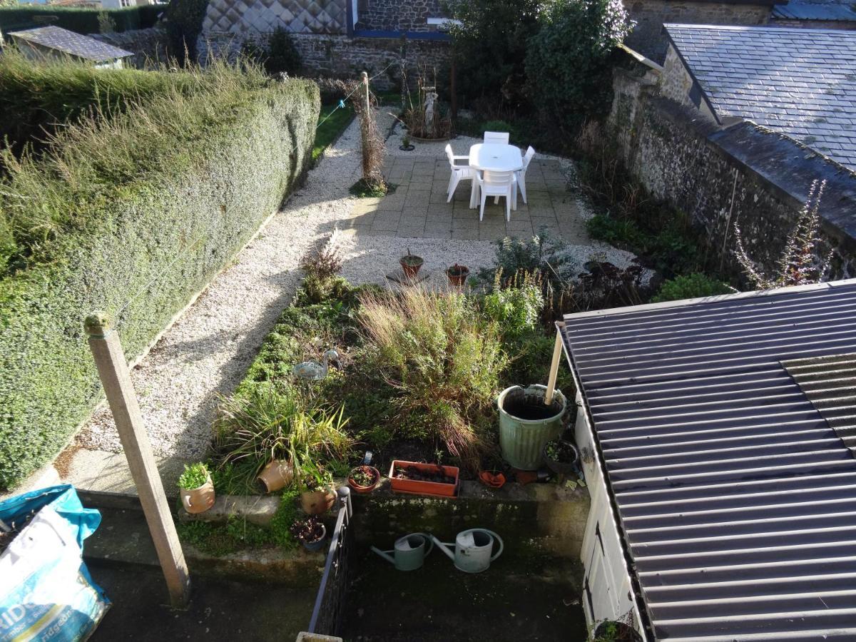 Charming French Cottage-Gite In The Heart Of Quiet Gorron Exteriör bild
